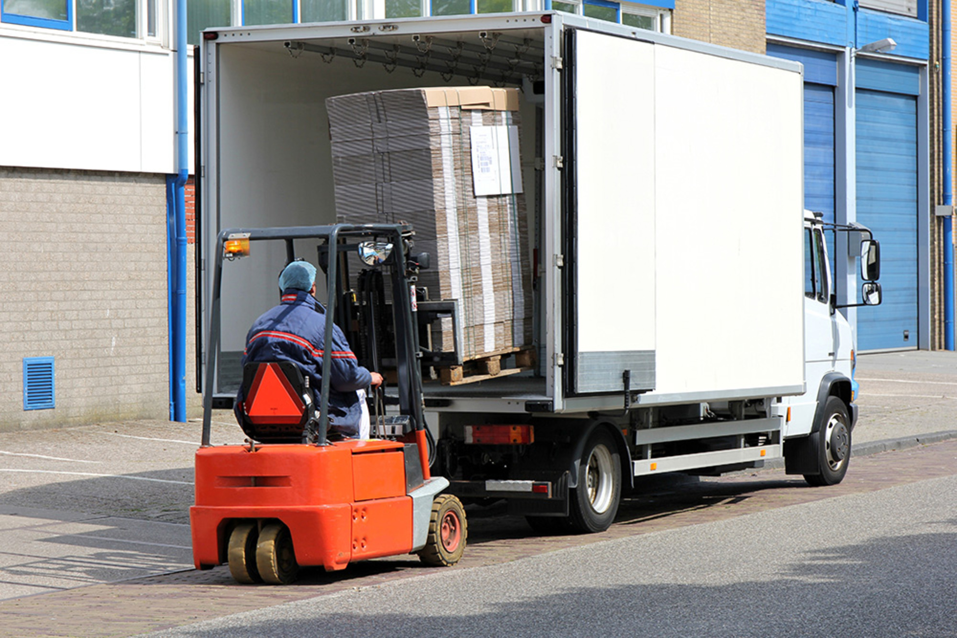 Verlade- und Anlieferservice bei HOGAhenning-Bau GmbH & Co.KG in Windehausen